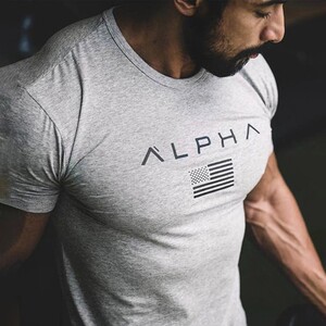 Фото - Серая мужская футболка Alpha для занятий спортом - Men box