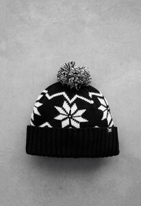 Фото - Чорна шапка з візерунком Staff black & white pattern pompon - Men box