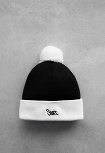 Фото - Черная шапка с белым помпоном Staff black & white logo pompon - Men box