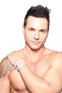 Фото - Браслет Прайда с логотипом Andrew Christian и радугой - Men box
