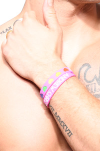 Фото - Браслет Pride Love от Andrew Christian розового цвета - Men box