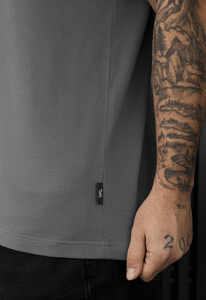 Фото - Чоловіча футболка з підкатами на рукавах Staff dark gray - Men box