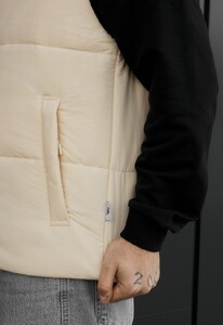 Фото - Чоловіча утеплена жилетка з водовідштовхувальними властивостями Staff kred milk - Men box