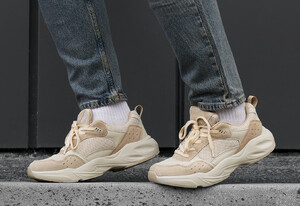 Фото - Чоловічі кросівки з міцною підошвою Staff beige - Men box