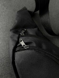 Фото - Бананка Intruder черного цвета однотонная без логотипа - Men box
