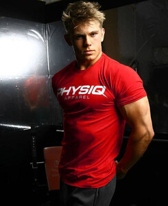 Фото - Мужская спортивная футболка Wolf Fitness красного цвета - Men box