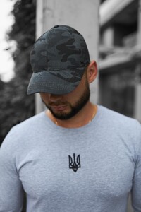 Фото - Тёмная кепка унисекс Intruder камуфляжная - Men box