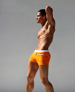 Фото - Плавки от бренда AQUX оранжевые с карманом на молнии - Men box