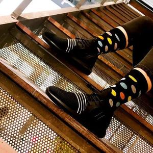 Фото - Мужские носки черного цвета в разноцветный горох Friendly Socks - Men box