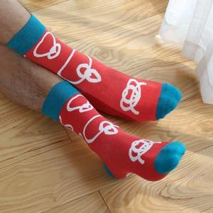Фото - Високі шкарпетки Friendly Socks червоні з блакитними п'ятами - Men box
