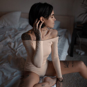 Фото - Боди женское Sammy Icon бежевое с длинным рукавом - Men box