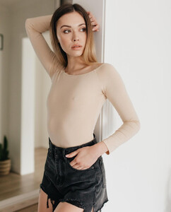 Фото - Боди женское Sammy Icon бежевое с длинным рукавом - Men box