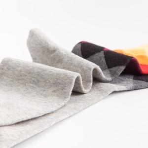 Фото - Высокие носки Friendly Socks серые с цветными ромбами - Men box