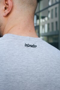 Фото - Оверсайз футболка Intruder FreeDom з кишенею сіра з чорним - Men box
