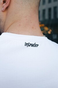 Фото - Оверсайз футболка Intruder FreeDom з кишенею біла з чорним - Men box