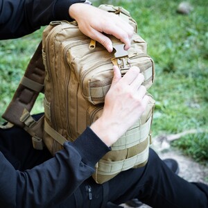 Фото - Туристический рюкзак песочного цвета Dominator Shadow Black 30L - Men box