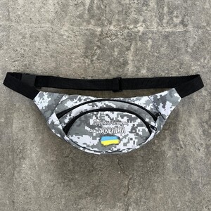 Фото - Бананка піксель "Доброго вечора, ми з України" над прапором - Men box