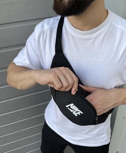 Фото - Сумка-бананка чорного кольору з білим логотипом - Men box