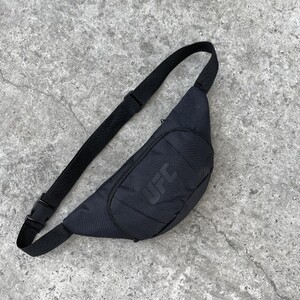 Фото - Сумка на пояс у спортивному стилі. Колір: чорний - Men box