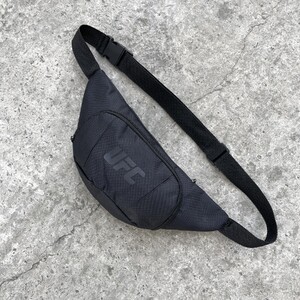 Фото - Сумка на пояс у спортивному стилі. Колір: чорний - Men box