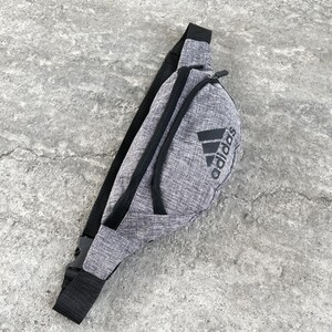 Фото - Чоловіча поясна сумка-бананка кольору сірий меланж - Men box