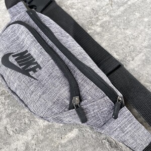 Фото - Бананка кольору сірий меланж із чорним принтом - Men box