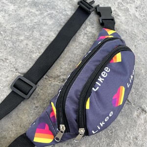 Фото - Бананка текстильна сірого кольору з принтом Likee - Men box