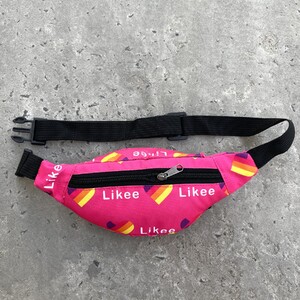 Фото - Жіноча бананка на три відділення Likee рожева - Men box