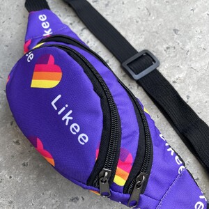 Фото - Поясна сумка з принтом Likee фіолетова маленька - Men box