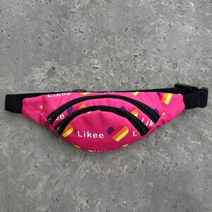 Фото - Бананка маленька з принтом Likee. Колір: рожевий - Men box