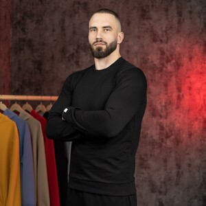 Фото - Світшот Pobedov 001 базовий чорного кольору без начісу - Men box