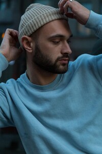 Фото - Шапка з відворотом Intruder Short бежевого кольору - Men box