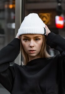 Фото - Шапка-біні Intruder Short у стилі casual білого кольору - Men box
