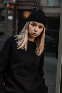 Фото - Шапка унісекс Intruder Short чорна з фірмовою нашивкою - Men box