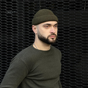 Фото - Шапка унісекс коротка від бренду Intruder кольору хакі - Men box