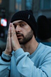Фото - Шапка унісекс Intruder Long чорна з фірмовою нашивкою - Men box