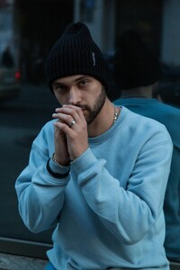 Фото - Шапка унісекс Intruder Long чорна з фірмовою нашивкою - Men box