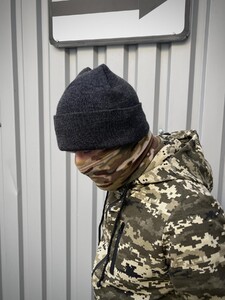 Фото - Шапка Intruder трикотажна сірого кольору без малюнка - Men box