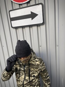 Фото - Шапка Intruder трикотажна сірого кольору без малюнка - Men box