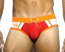 Фото - Плавки для мужчин от бренда UXH оранжевого цвета - Men box